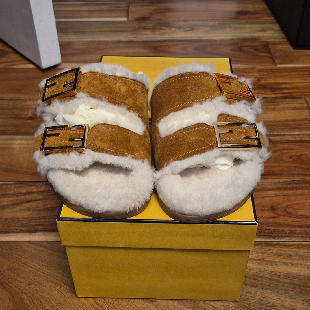 Fendi Shearling  Sandals Size 35